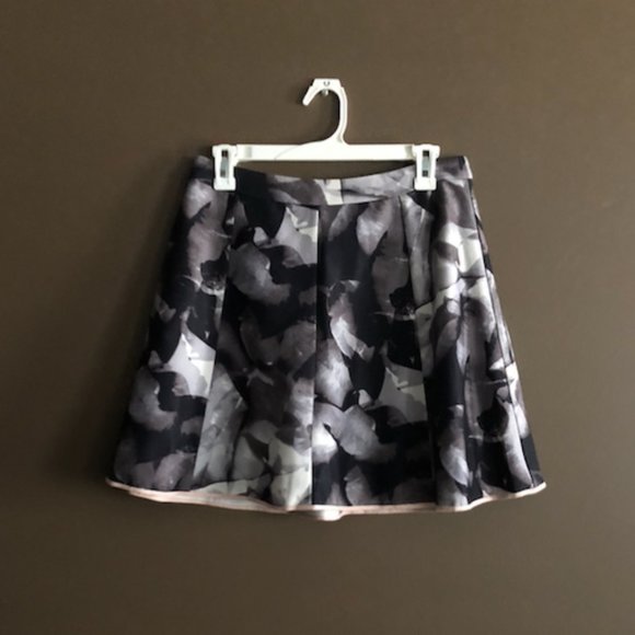Mossimo Skirt - Picture 2 of 7